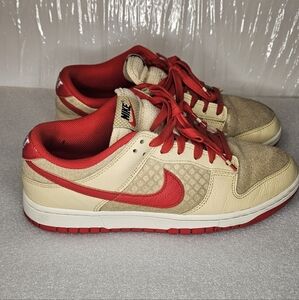 Nike Dunk Low Retro SE Sneakers